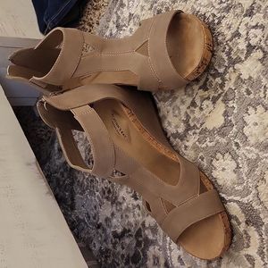 St John's Bay Wedge Sandals Size 9